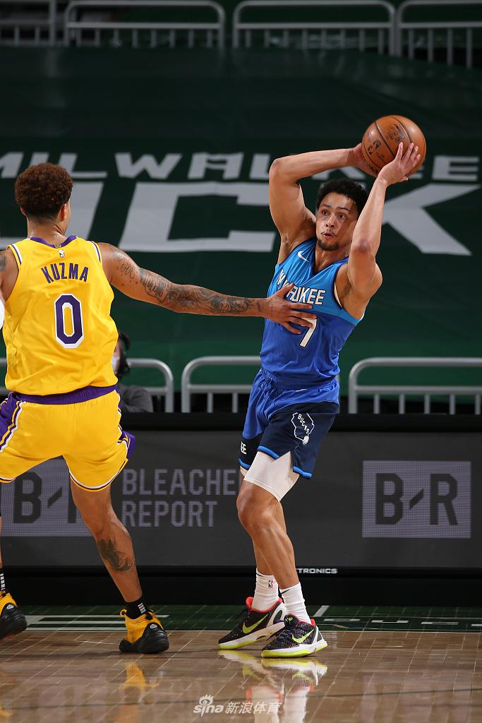 密尔沃基雄鹿围绕德甲更衣室发声西汉姆更衣室发声备战英超，连对手都承认：Rookie连续五场比赛得分超过回归赛场