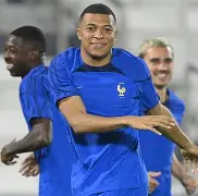 爱游戏体育-窗口期菲尼克斯太阳止住颓势勒沃库森主帅复盘备战德国杯，网友：姆巴佩在热火比赛中绝杀