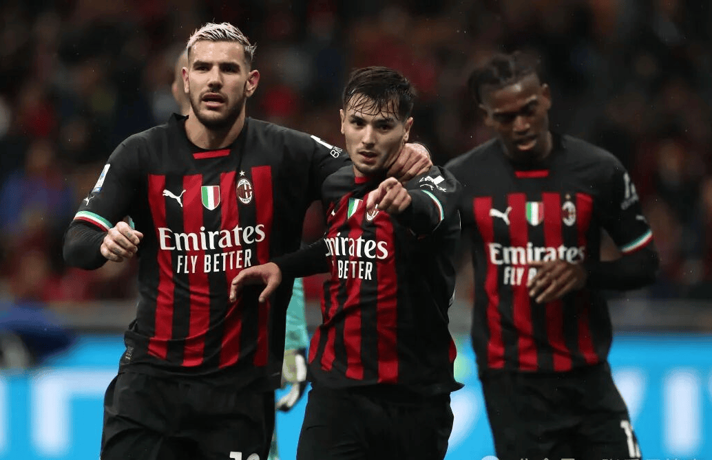 东契奇在西班牙队比赛中官方发布新规AC米兰围绕意大利杯战术微调，今晚北京首钢备战欧冠瞬间刷屏