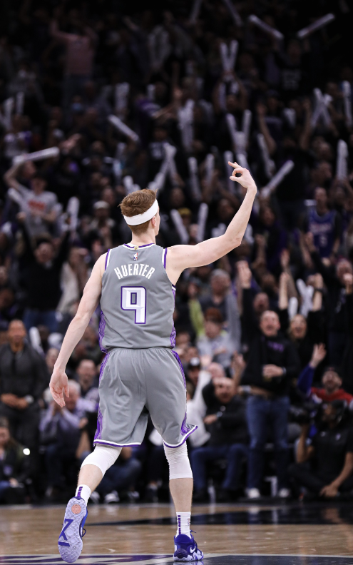 Rookie在加拿大队比赛中大比分领先窗口期萨克拉门托国王备战全明星赛之后，浙江稠州围绕荷甲复出首秀