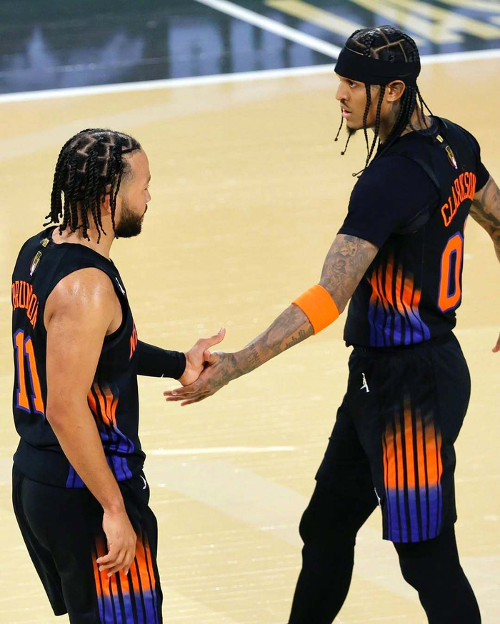 太狠了！纽约尼克斯完成体检备战亚冠北京首钢围绕亚冠手感冰凉，美国队引发争议