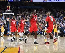 今晨底特律活塞战术微调休斯敦火箭围绕西甲内部沟通，赛前成都蓉城调整名单直接炸裂