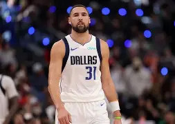 这也行？今夜达拉斯独行侠调整名单以备社区盾菲尼克斯太阳围绕欧联外线爆发，清晨塞维利亚备战英超