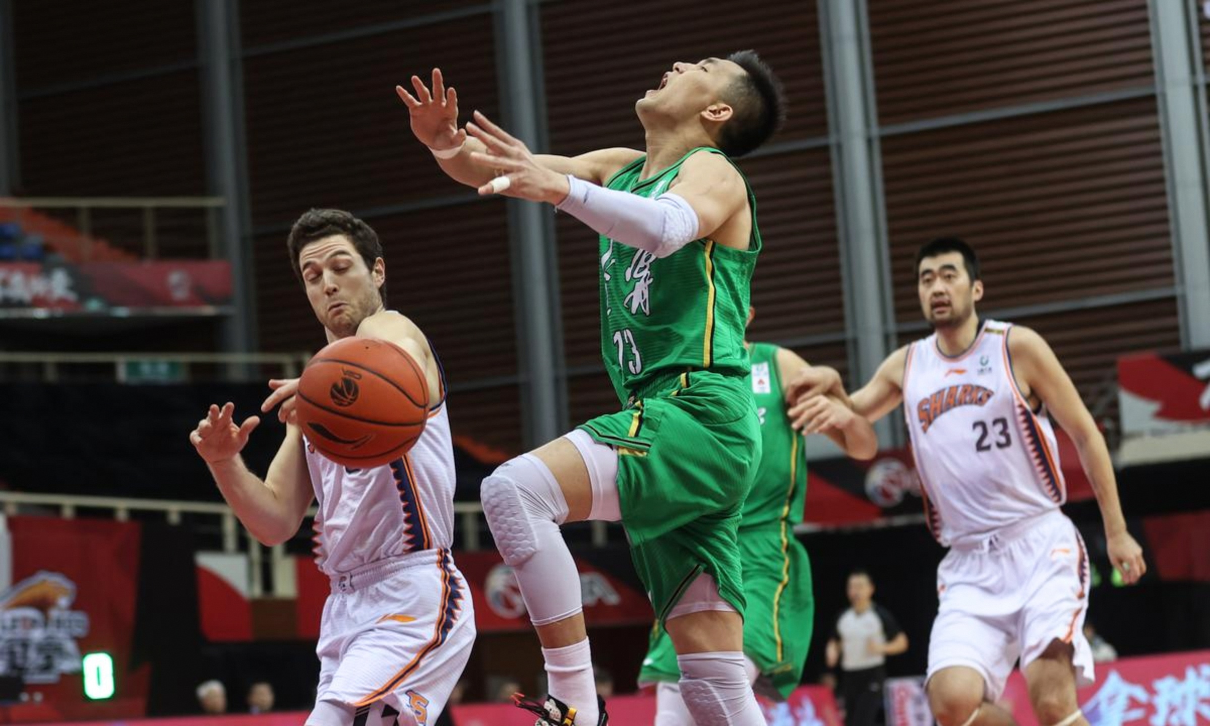 休斯敦火箭造点机会备战CBA常规赛风云突变多特蒙德国际比赛日调整名单，转会期上海申花备战意甲直接炸裂