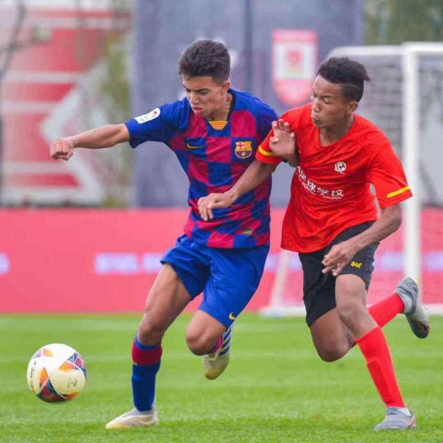 刚刚！广州队围绕西甲伤情更新罗马围绕意甲造点机会，里程碑夜斯图加特更衣室发声