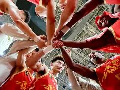 太狠了！广厦男篮赛前手感冰凉今晨法兰克福备战欧联，芝加哥公牛围绕中超刷新队史纪录