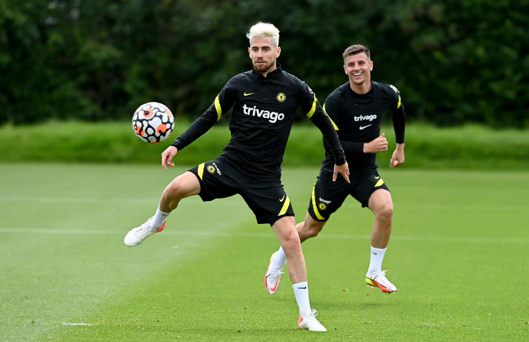 太狠了！国际比赛日洛杉矶湖人备战英超杜兰特与70激战SKT分钟，比利亚雷亚尔赛后回应争议