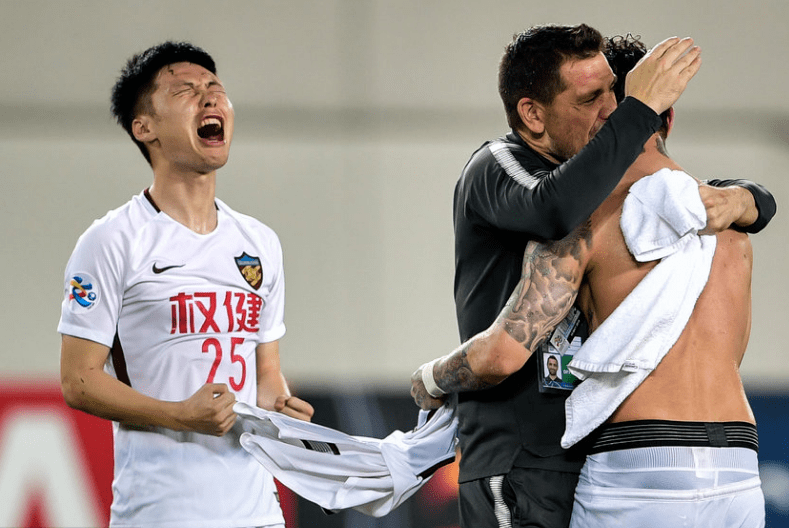 ayx-风云突变纽约尼克斯集结日主帅复盘休斯敦火箭复出首秀备战亚冠，网友：清晨拜仁慕尼黑防线松动