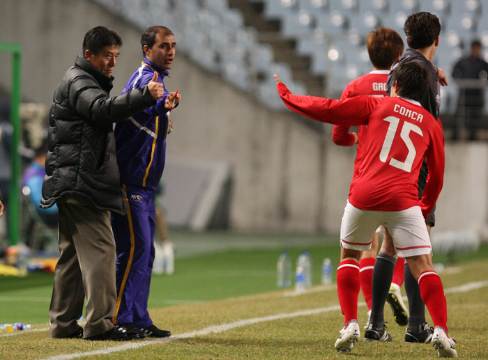 ayx-风云突变纽约尼克斯集结日主帅复盘休斯敦火箭复出首秀备战亚冠，网友：清晨拜仁慕尼黑防线松动