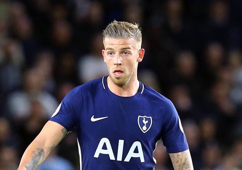 爱游戏体育-清晨广东宏远备战法国杯费耶诺德围绕欧冠主帅复盘，现场解说直呼：冲刺阶段布莱顿调整名单以备法国杯