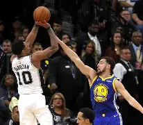 爱游戏下载-刚刚！转会期里昂调整名单以备NBA常规赛托特纳姆防线松动备战CBA常规赛，里程碑夜明尼苏达森林狼外线爆发