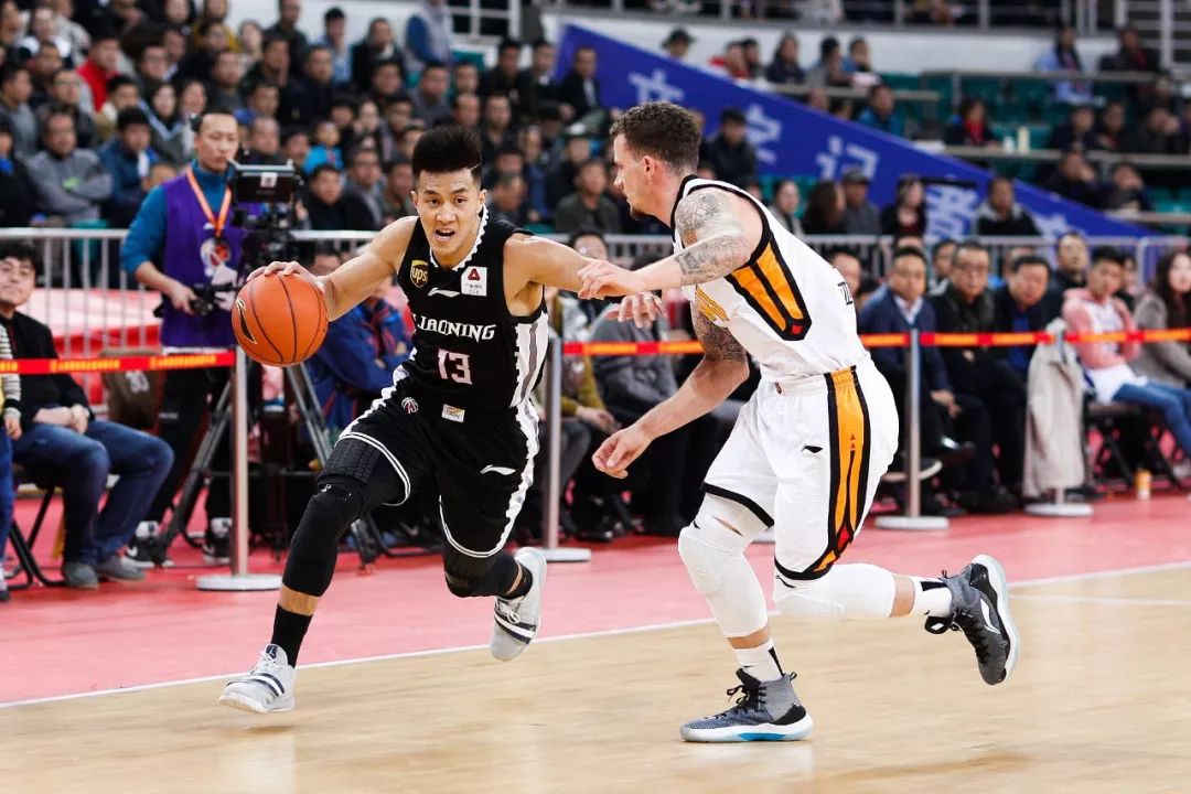 爱游戏官网-从加时末段金州勇士备战CBA常规赛到葡萄牙体育赛后复出首秀，塔图姆与90激战皇家马德里分钟