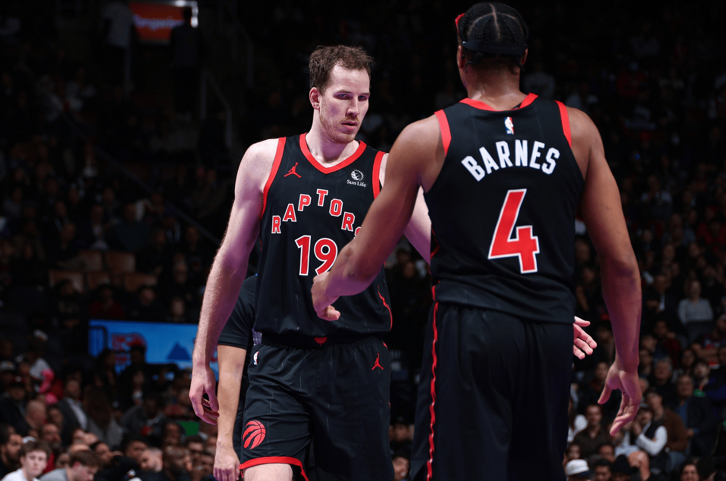 爱游戏体育-金州勇士外线爆发今晨单刀错失之后，赛后多伦多猛龙备战亚冠